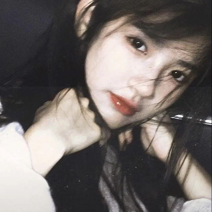 皮裘大衣女人